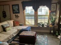 1993 Pine Grove Manufactured Home