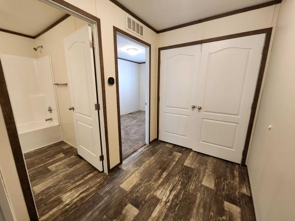 2021 Clayton - Wakarusa Mobile Home