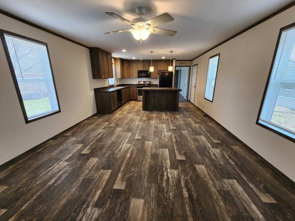 2021 Clayton - Wakarusa Mobile Home
