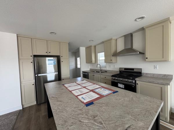 2025 Clayton 71TIP24563A Mobile Home