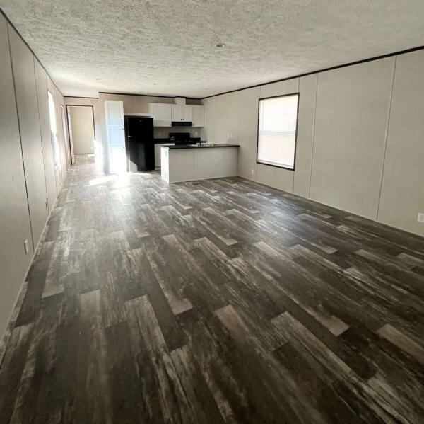 Photo 1 of 2 of home located at 6031 Dana Evansville, IN 47720