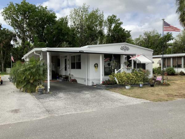 Photo 1 of 2 of home located at 13152 Grape Ave Grand Island, FL 32735