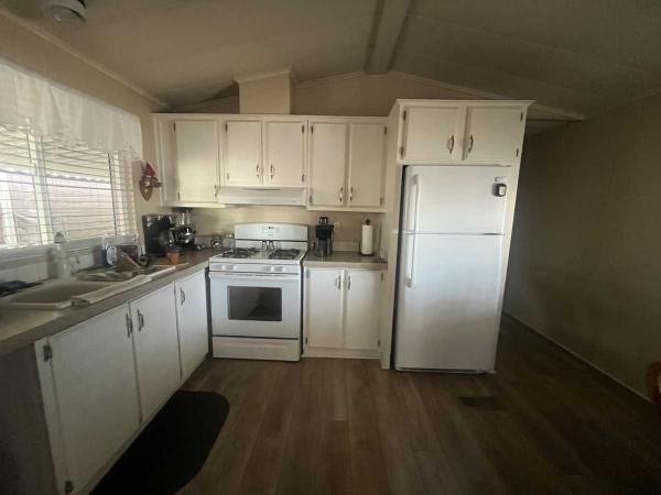 1983 K&B Mobile Home