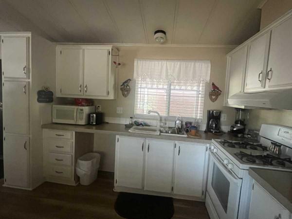 1983 K&B Mobile Home