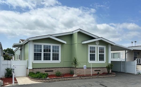 2001 Goldenwest  4 Large Bedrooms Manufactured Home