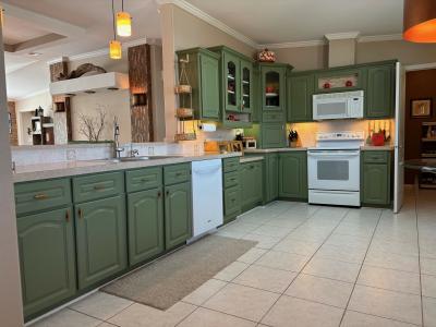 Photo 5 of 15 of home located at 3603 Blue Lagoon Drive Ruskin, FL 33570