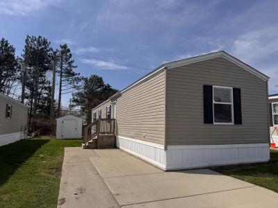 Photo 2 of 10 of home located at 91 Suzanne Blvd. White Lake, MI 48386
