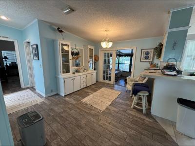 Photo 5 of 13 of home located at 412 Swan Drive Sebring, FL 33876