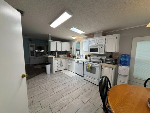 1990 Chandeleur Homes Mobile Home