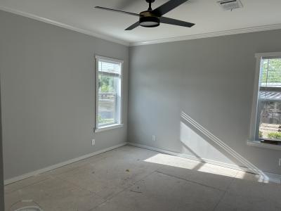 Photo 3 of 7 of home located at 2736 Niagara Way Grand Island, FL 32735