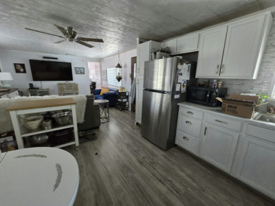 Photo 2 of 6 of home located at 16608 N. 1st Avenue Phoenix, AZ 85023