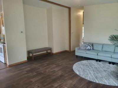 Photo 5 of 20 of home located at 1149 Lakeview Road Elgin, IL 60123