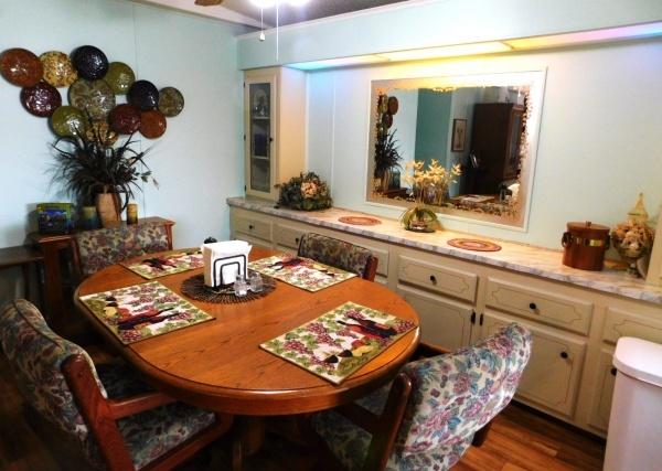 1987 MOBI Manufactured Home