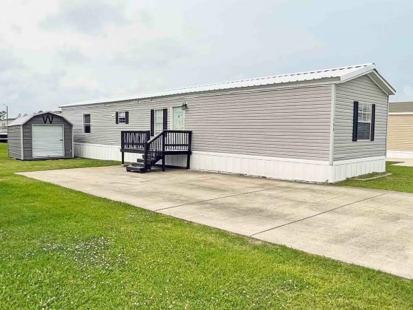 Photo 1 of 2 of home located at 3550 Carlyss Drive Lot 133 Sulphur Sulphur, LA 70665