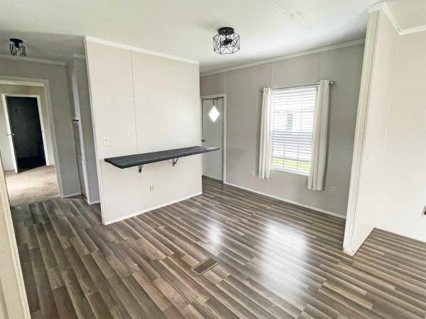2011 Lexington 7678  Home