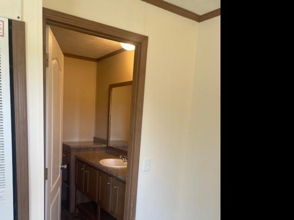 2018 Clayton 37 56INS14603AB18  Home