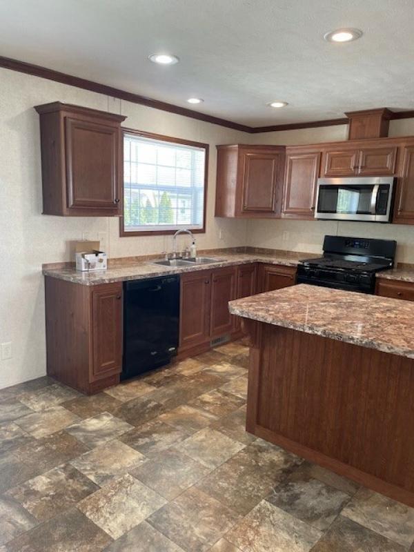 2016 SKYLINE 181 1570Q  Home