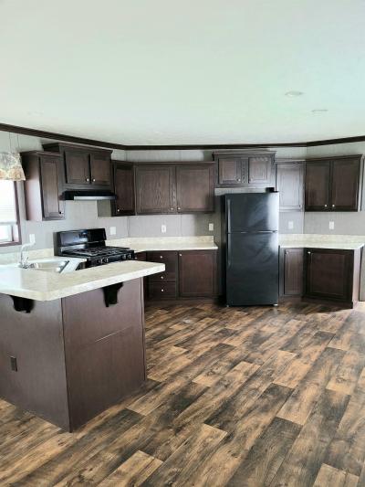 Mobile Home at 5376 N Str. NE Magnolia, OH 44643
