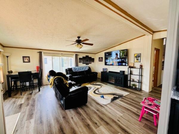 2001 Dutch  Manufactured Home
