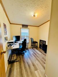 2001 Dutch  Manufactured Home