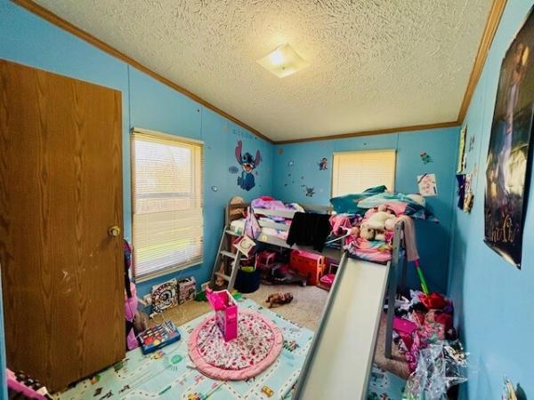 2001 Dutch  Manufactured Home