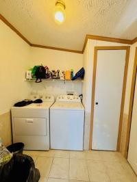 2001 Dutch  Manufactured Home