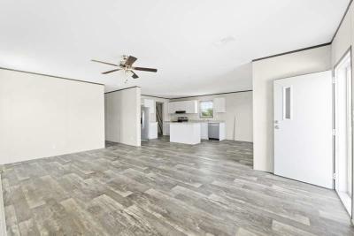 Photo 4 of 5 of home located at 1900 S. Lake Reedy Blvd. #33 Frostproof, FL 33843