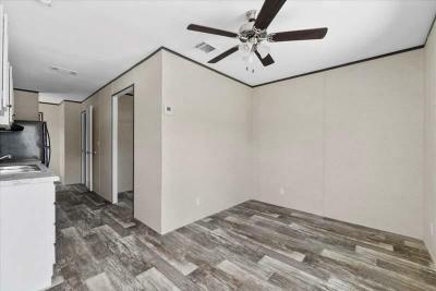 Photo 4 of 12 of home located at 17031 Us-301 Dade City, FL 33523