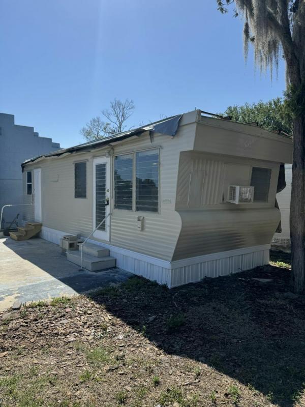 Photo 1 of 2 of home located at 4 W Main St Mount Dora, FL 32757