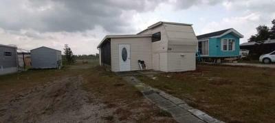 Photo 4 of 10 of home located at 33 Circle Ridge Lake Placid, FL 33852