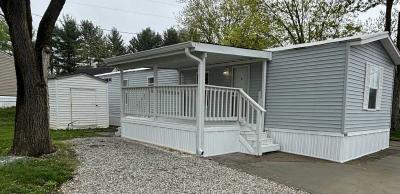 Photo 2 of 10 of home located at 173 Echo Lake E Dr Mooresville, IN 46158