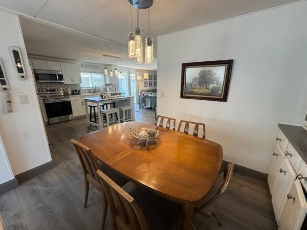 1980 DUTC Manufactured Home
