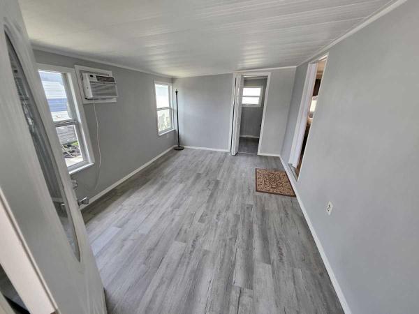 1983 Manufactured Home