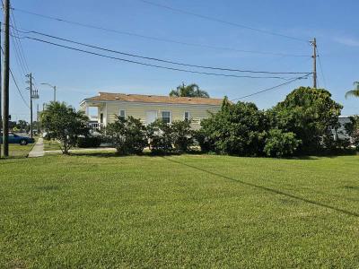 Photo 5 of 40 of home located at 1415 Main St Dunedin, FL 34698