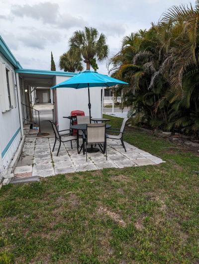 Photo 5 of 10 of home located at 601 Starkey Rd Largo, FL 33771
