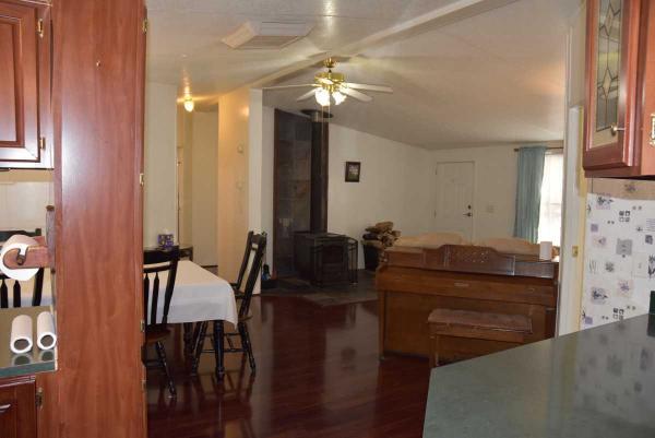 2000 Oakwood 203 Manufactured Home