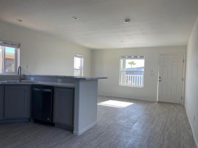 Photo 2 of 8 of home located at 10201 N. 99th Ave. #21 Peoria, AZ 85345