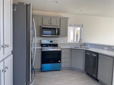 Photo 3 of 8 of home located at 10201 N. 99th Ave. #21 Peoria, AZ 85345