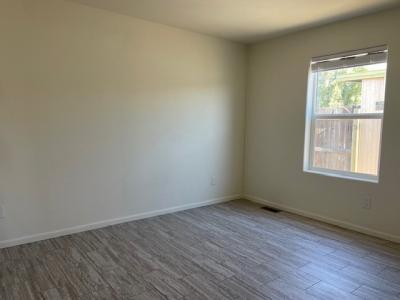 Photo 4 of 8 of home located at 10201 N. 99th Ave. #21 Peoria, AZ 85345