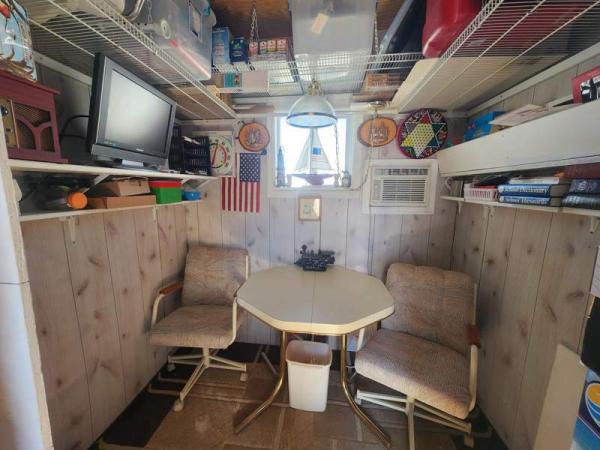 1989 Skyline Manufactured Home