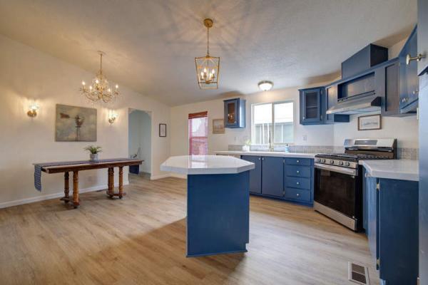 2000 Goldenwest Mobile Homes Manufactured Home