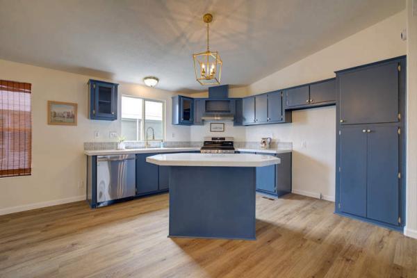 2000 Goldenwest Mobile Homes Manufactured Home