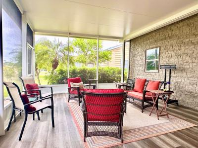 Photo 3 of 13 of home located at 2407 Pier Dr Ruskin, FL 33570