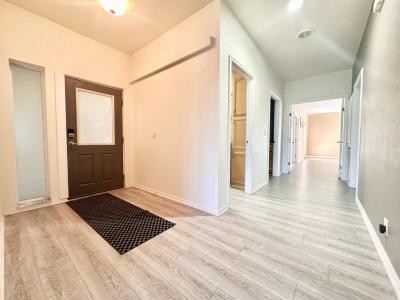 Photo 5 of 13 of home located at 2407 Pier Dr Ruskin, FL 33570