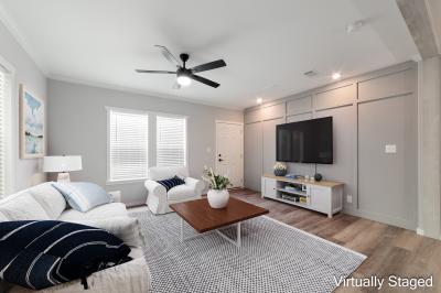 Photo 4 of 18 of home located at 512 Rahm Way Lady Lake, FL 32159