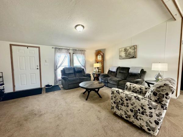 2000 Four Seasons Mobile Home