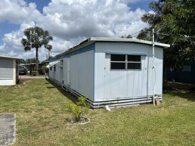 Photo 4 of 5 of home located at 55 Bonny Shores Drive Lakeland, FL 33801