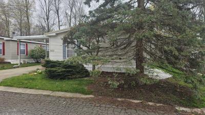 Photo 2 of 42 of home located at 39608 Ardell Blvd Novi, MI 48377