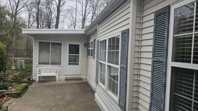 Photo 4 of 42 of home located at 39608 Ardell Blvd Novi, MI 48377