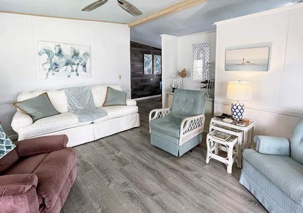 1987 Palm Harbor Manufactured Home